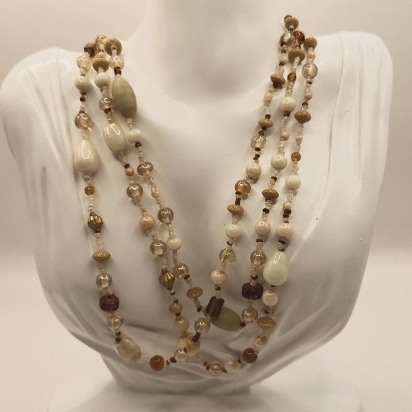 EUC Vintage Triple Strand Shades of Beige Glass Beaded 18" Necklace - Picture 2 of 9